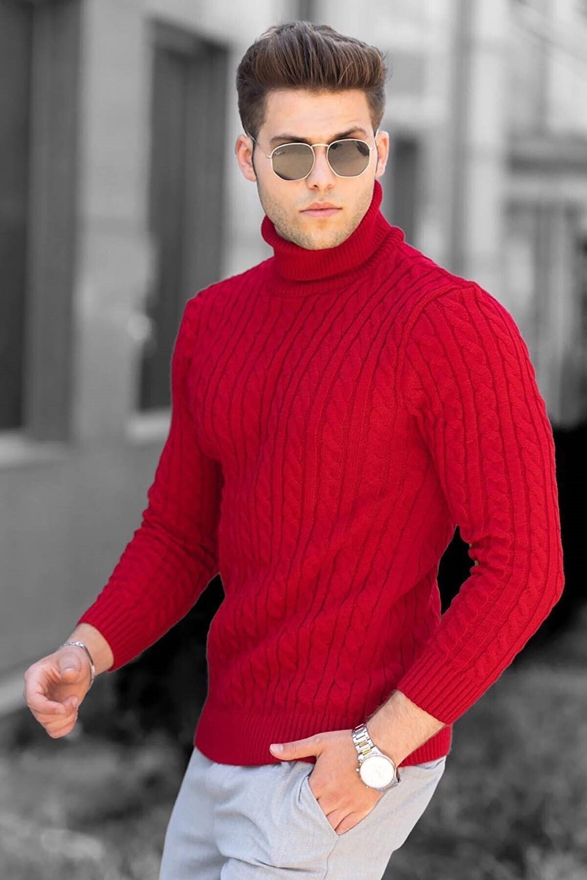 Fashionable Knitted Sweater