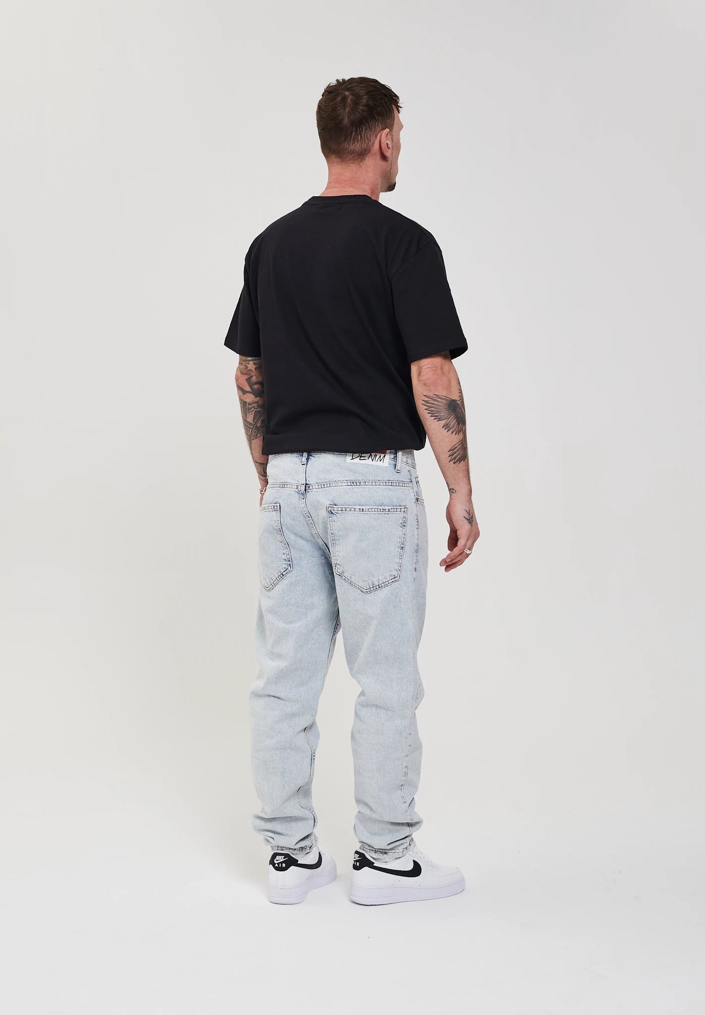 BASIC RELAXED FIT JEANS