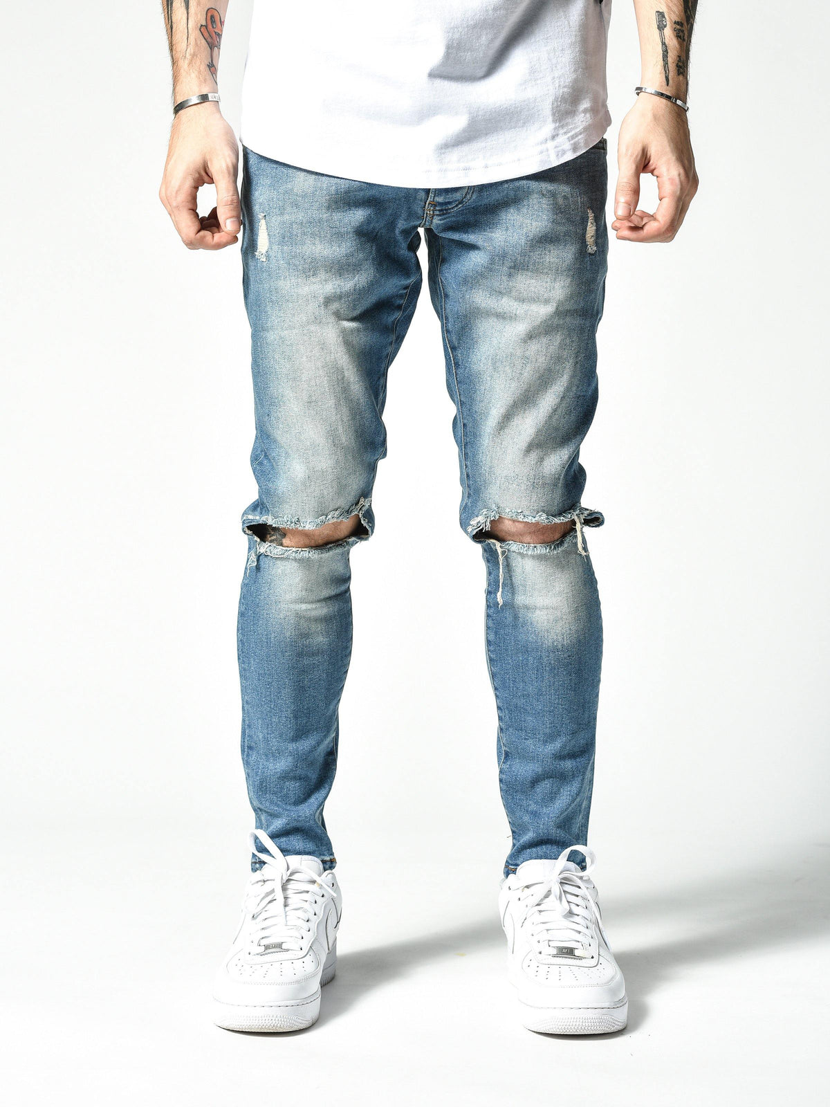 Modern Knee Ripped Jeans 4823