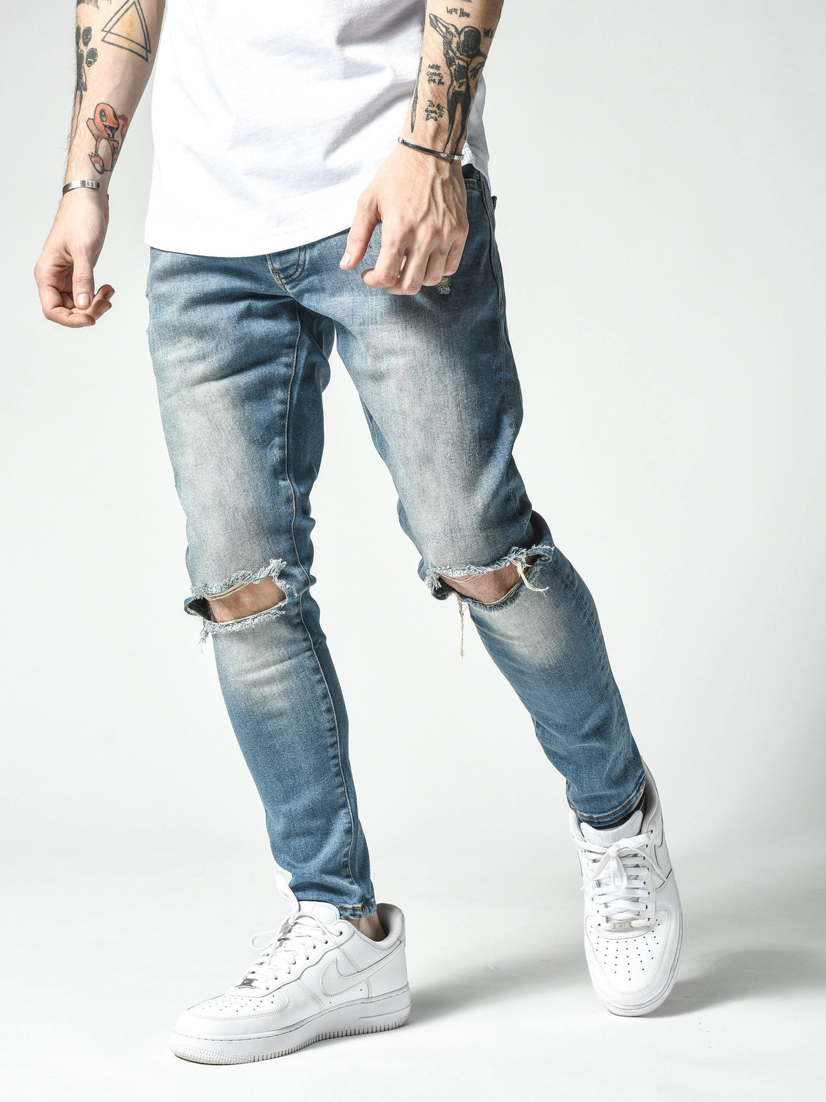 Modern Knee Ripped Jeans 4823