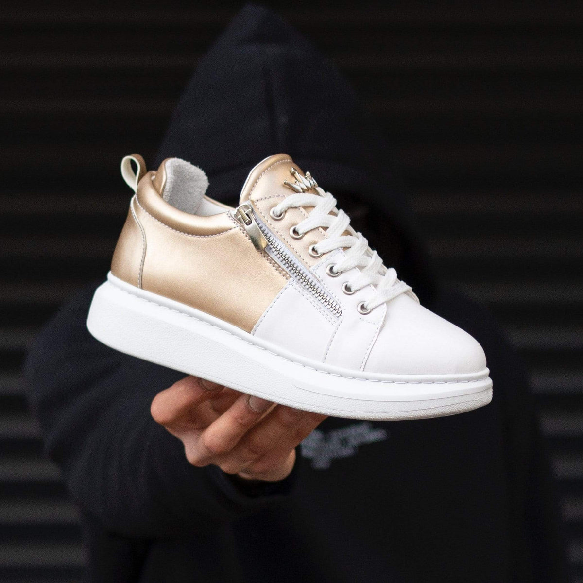 Hype Sole Zipped Sneakers