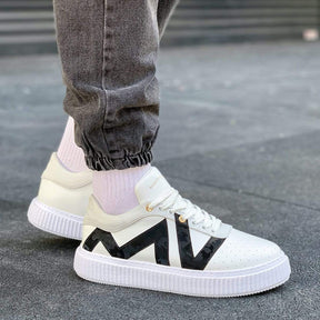 Low Top Black Line Sneakers