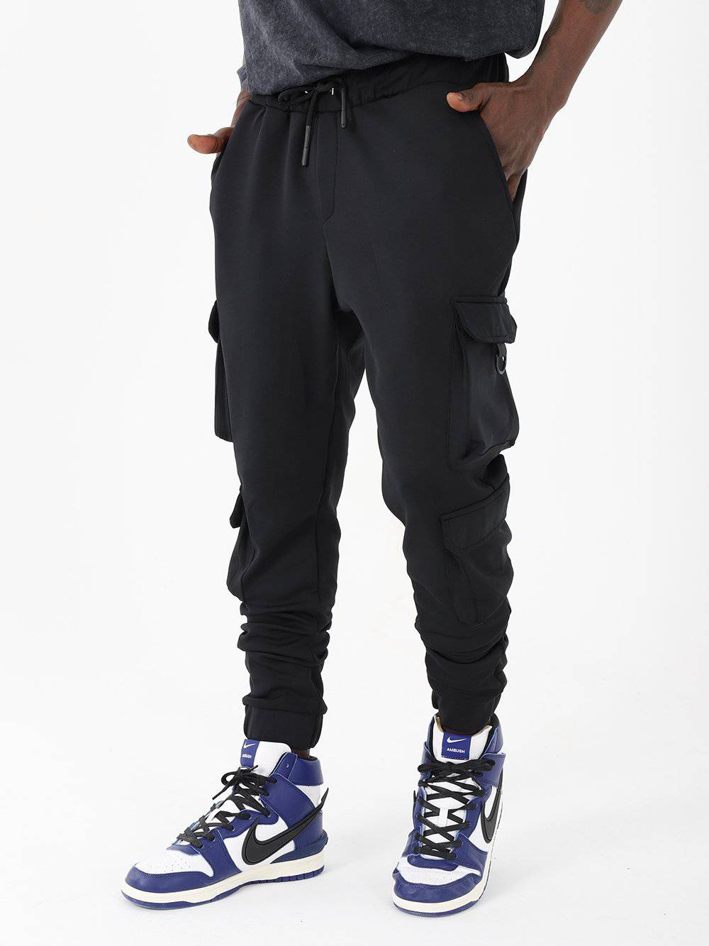 MULTI-POCKET JOGGER // BLACK