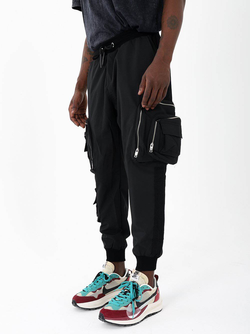 MULTI-ZIPPER POCKET JOGGER // BLACK