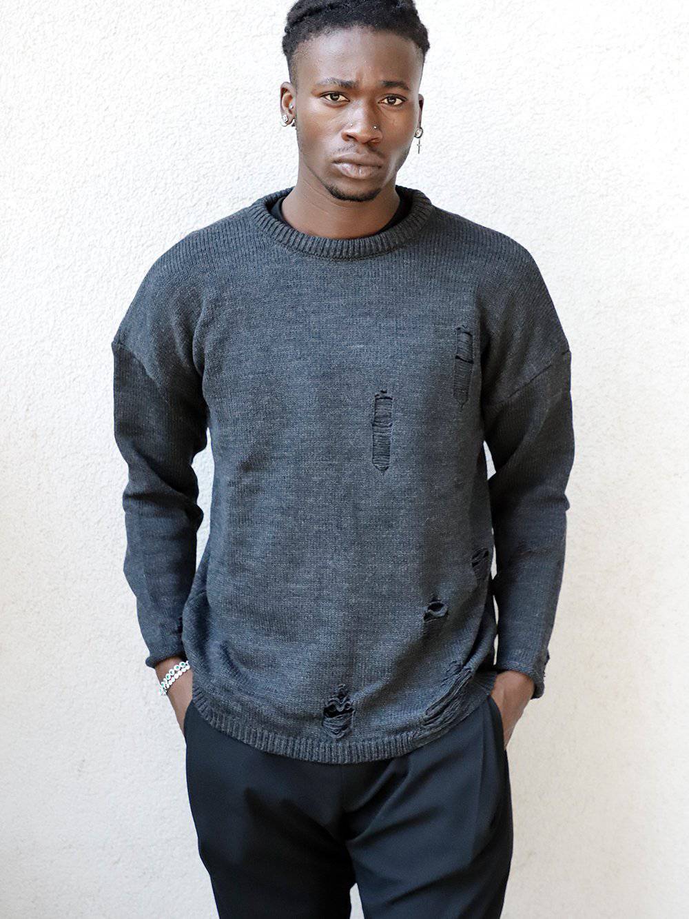 DISTRESSED GENTLEMAN SWEATER // ANTRACHITE