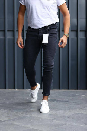 Daily Ankle Skinny Jeans